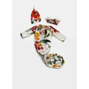 Baby girl knotted gown set - White floral - Newborn knot gown - Baby gown set -